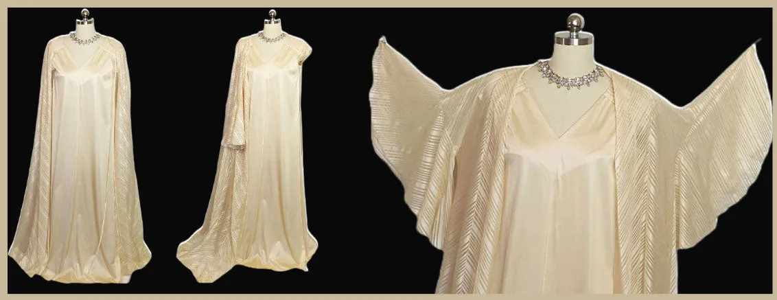 *  VINTAGE LE VOYS SOFT GOLD SHEER STRIPED PEIGNOIR AND NIGHTGOWN SET IN 18 KARAT GOLD