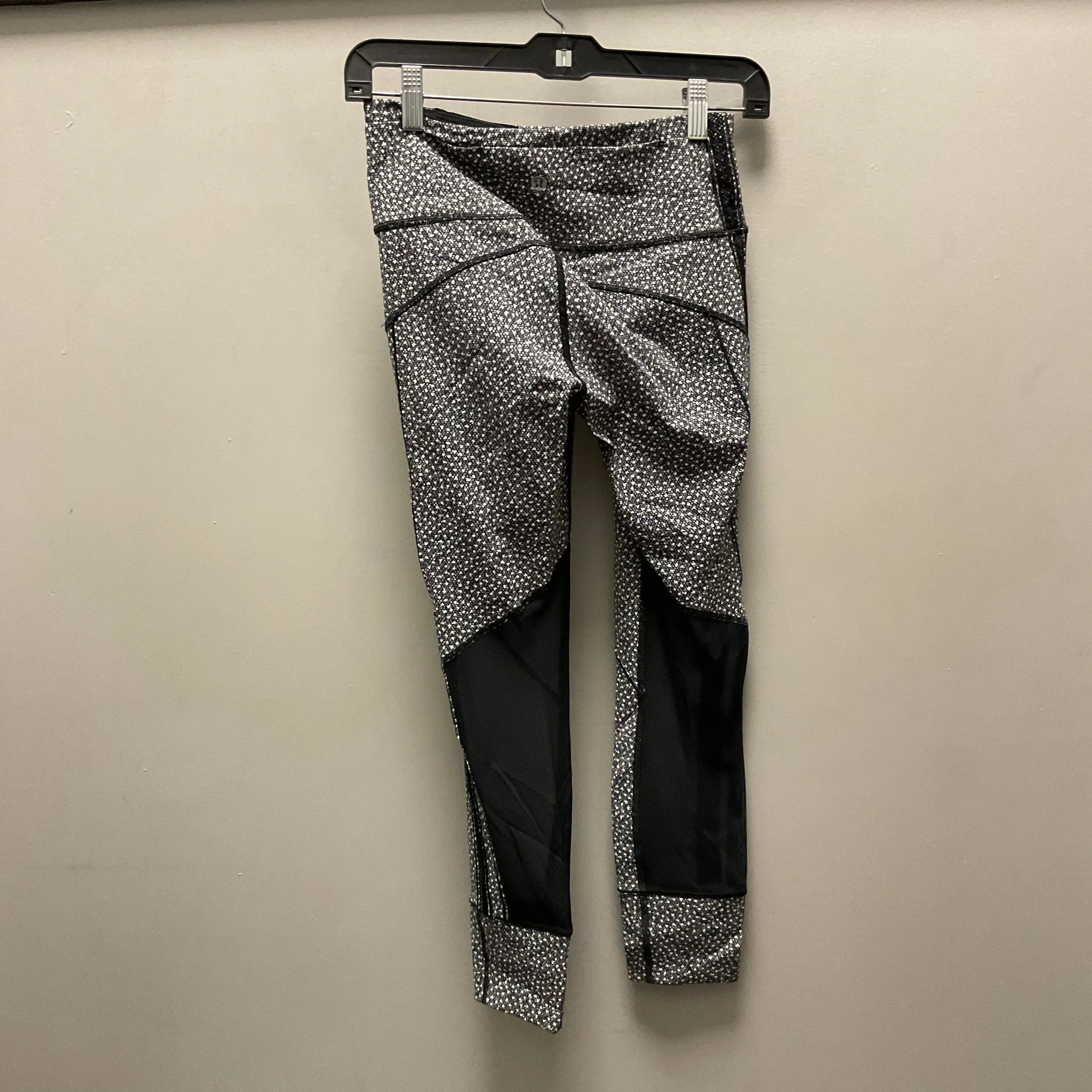 Athletic Leggings Capris By Lululemon  Size: S