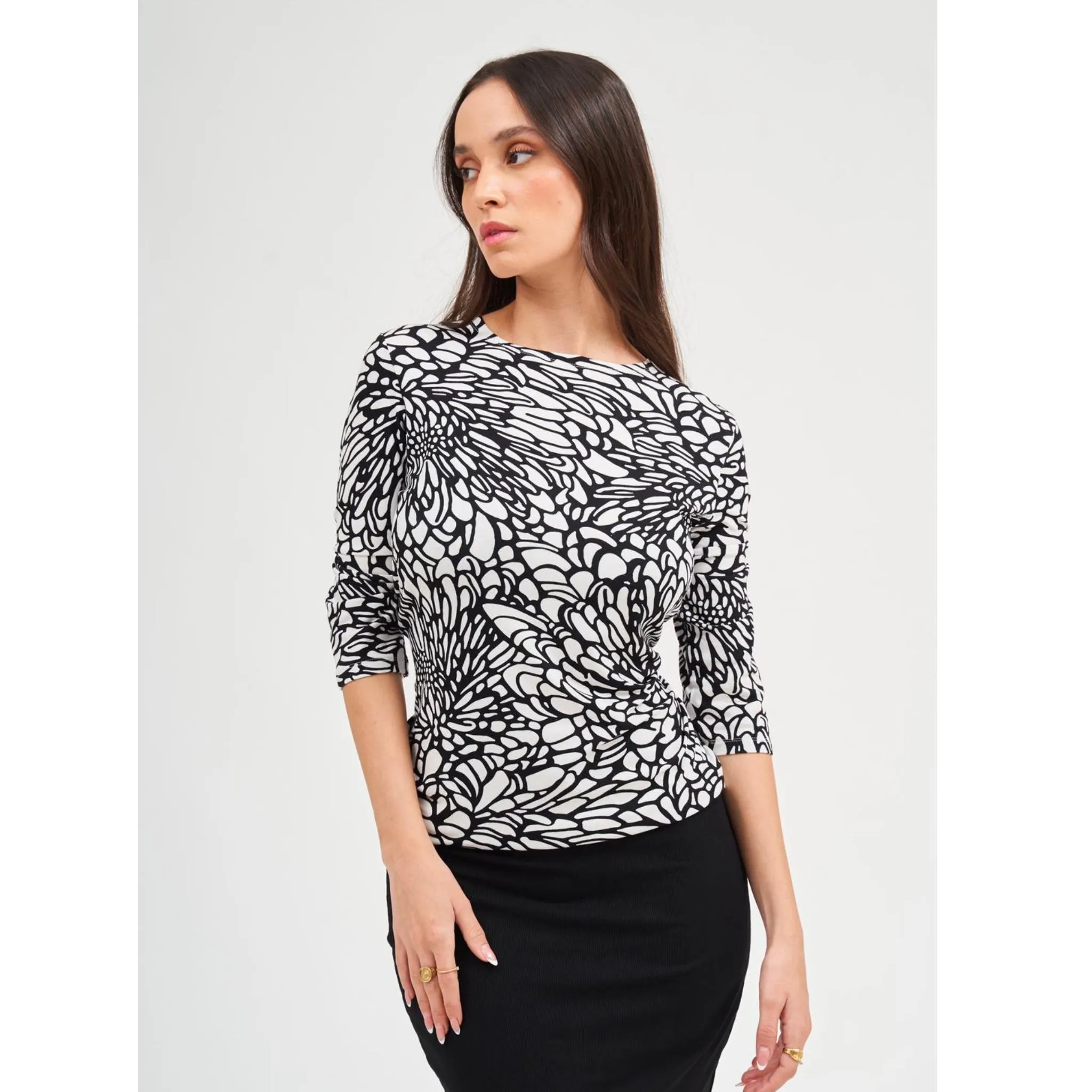 Black & White Floral Basic Top by DF