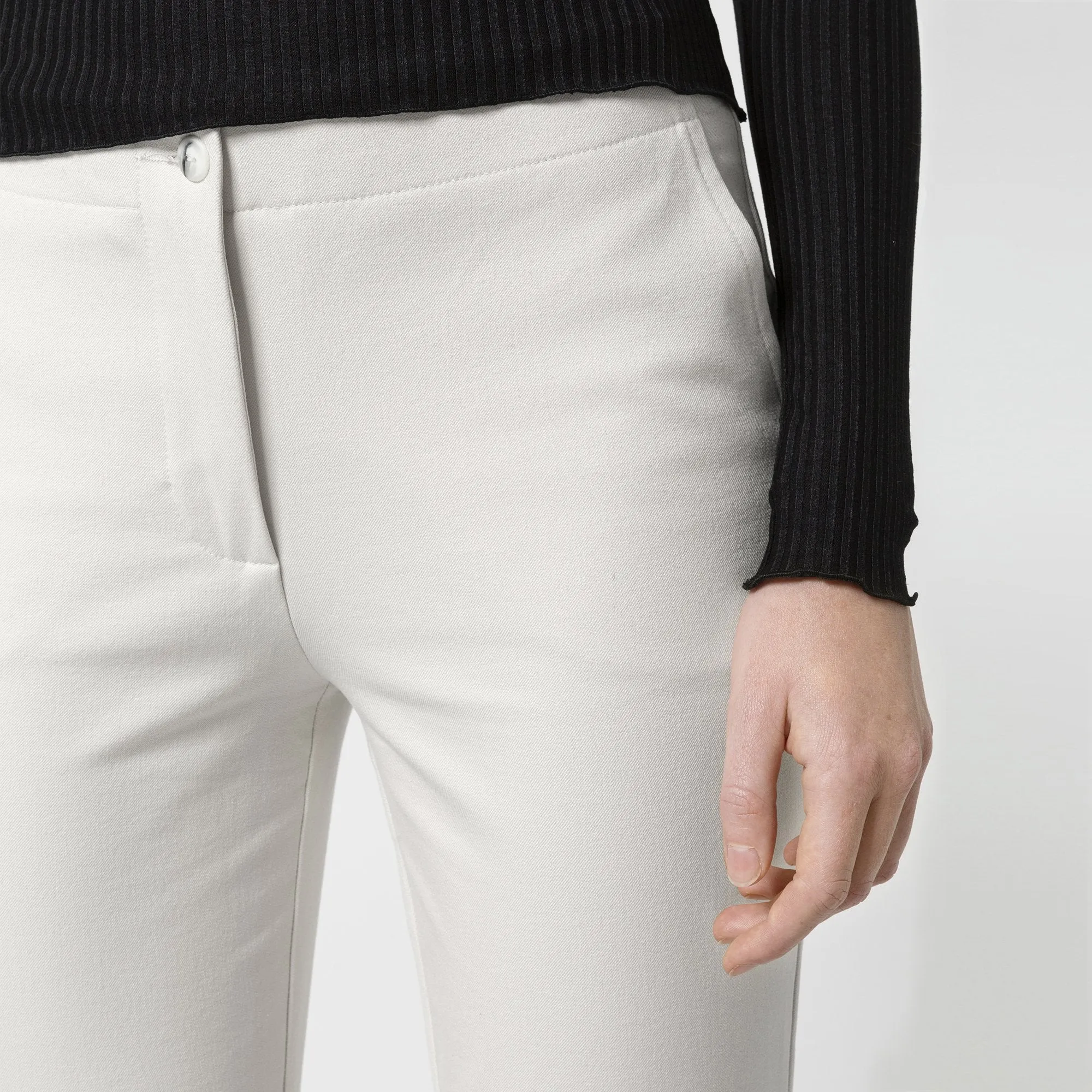 CROPPED COTTON PANTS IN WHITE