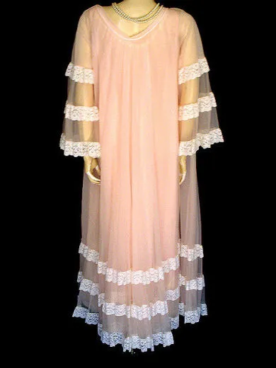 *FROM MY OWN PERSONAL COLLECTION - EXQUISITE VINTAGE INTIME LACE DOUBLE NYLON PEIGNOIR & GOWN IN WATER LILY