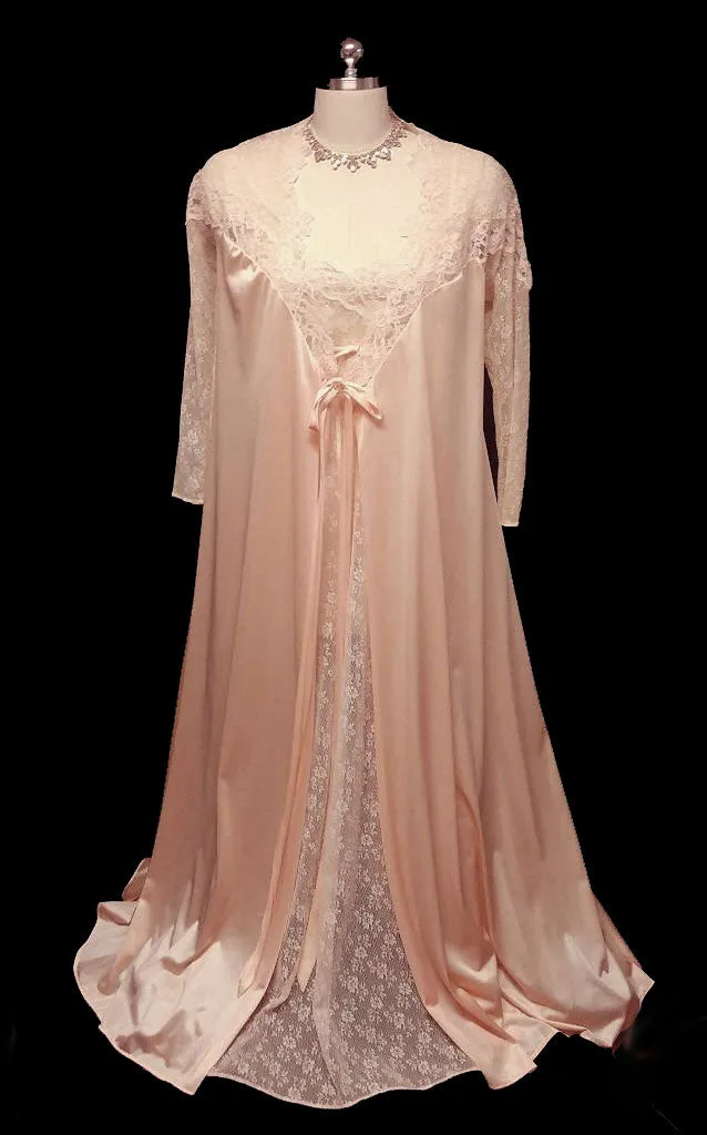 *GORGEOUS VINTAGE GLYDONS LACE & APPLIQUE PEIGNOIR WITH ALL LACE NIGHTGOWN SET IN PEACH ELEGANCE