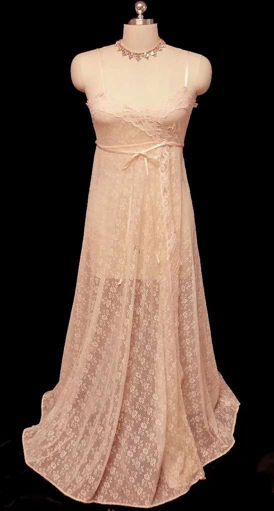 *GORGEOUS VINTAGE GLYDONS LACE & APPLIQUE PEIGNOIR WITH ALL LACE NIGHTGOWN SET IN PEACH ELEGANCE