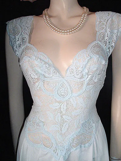 *RARE OLGA  ALL-LACE SPANDEX BODICE NIGHTGOWN IN CHERUB BLUE - SIZE LARGE