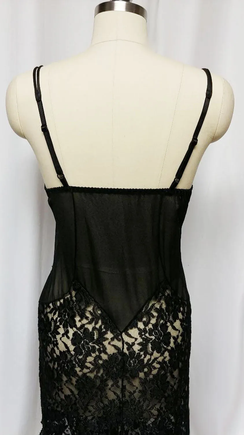 SOPHISTICATED VINTAGE LILY OF FRANCE BY DELORES SPANDEX BLACK LACE NIGHTGOWN WITH UNDERWIRE BRA