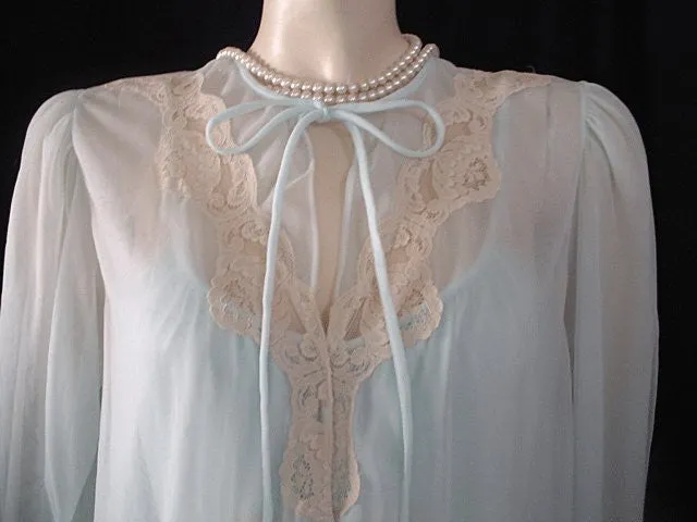 *VINTAGE INTIME DOUBLE NYLON IVORY LACE PEIGNOIR & NIGHTGOWN SET IN LAGOON