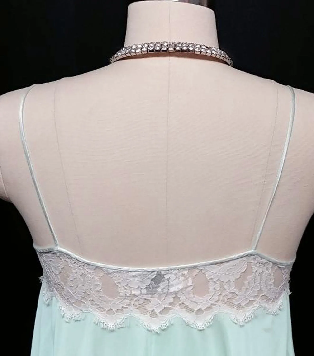 *VINTAGE LUCIE ANN EYELASH LACE GRAND SWEEP NIGHTGOWN IN AQUA WITH SATIN TULIP APPLIQUES