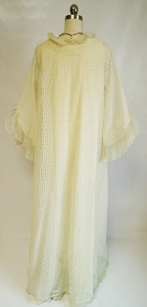 *VINTAGE SWISSETTE ORIGNAL EYELET PEIGNOIR & DOUBLE NYLON NIGHTGOWN SET IN LEMON MERINGUE