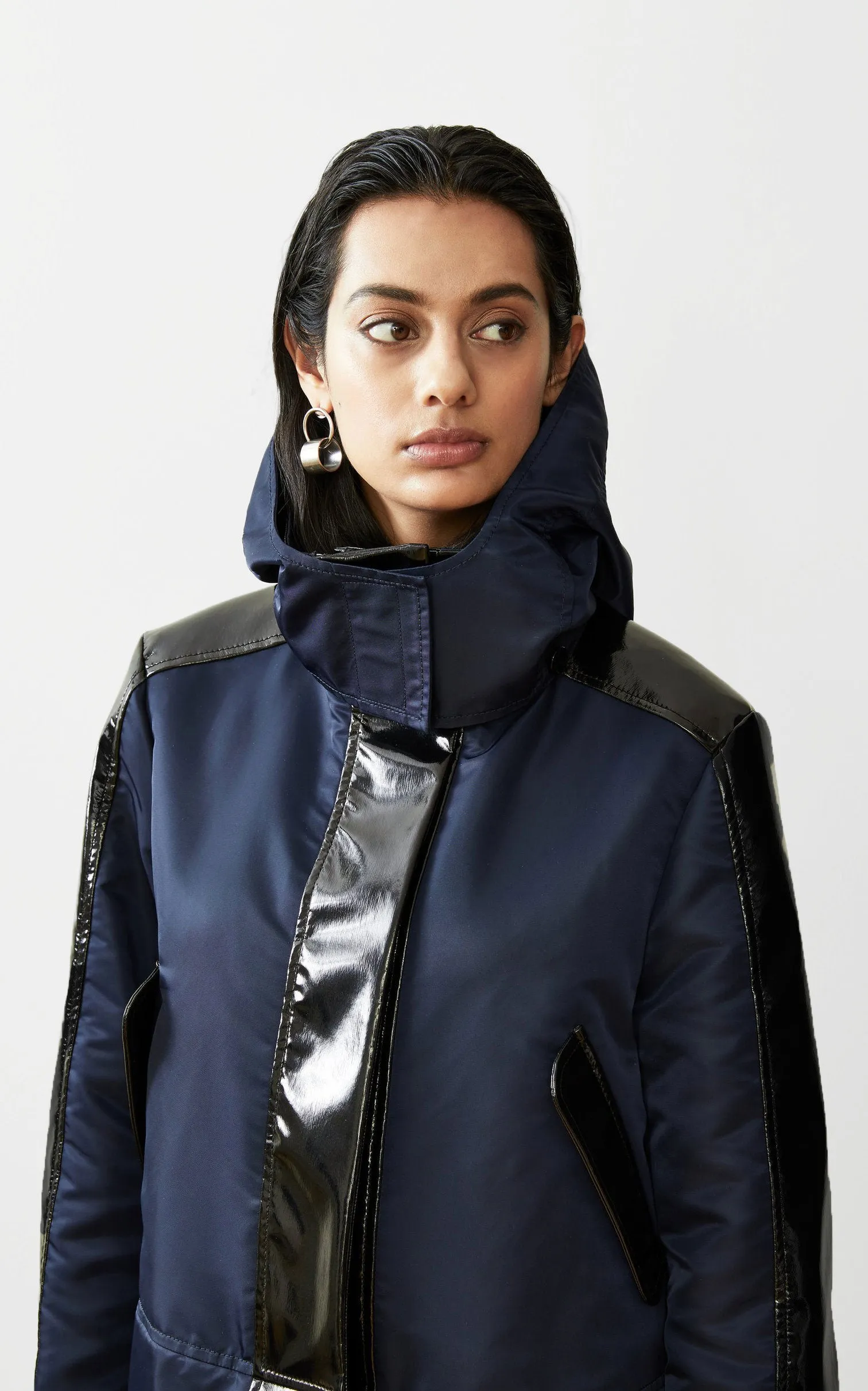 WATER-RESISTANT SUSTAINABLE CROPPED RAINCOAT